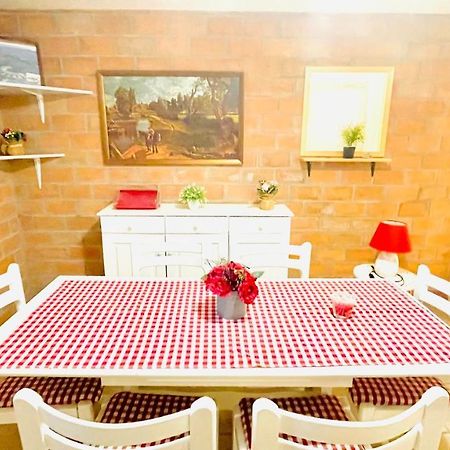 Colorful And Happy Apartment Sukosan - With Parking Luaran gambar