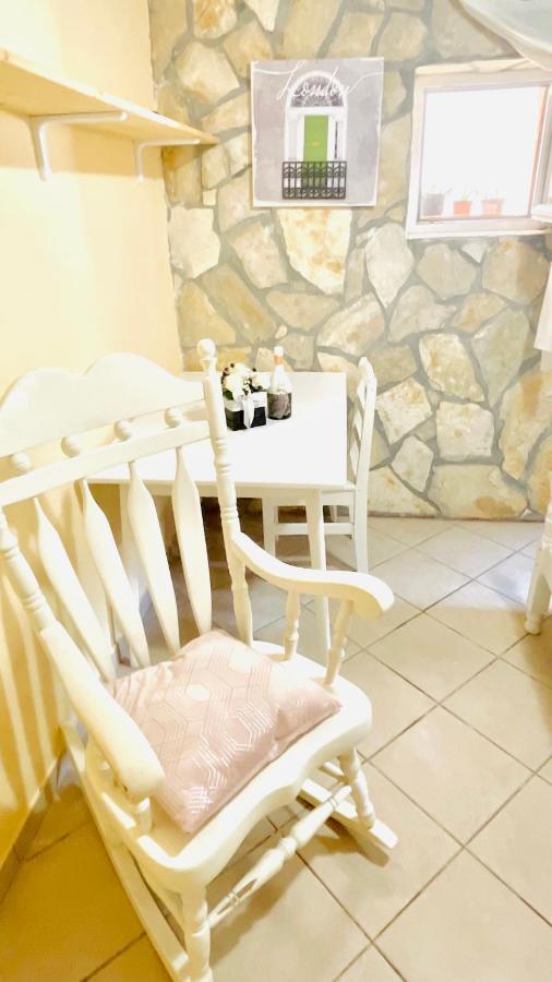 Colorful And Happy Apartment Sukosan - With Parking Luaran gambar