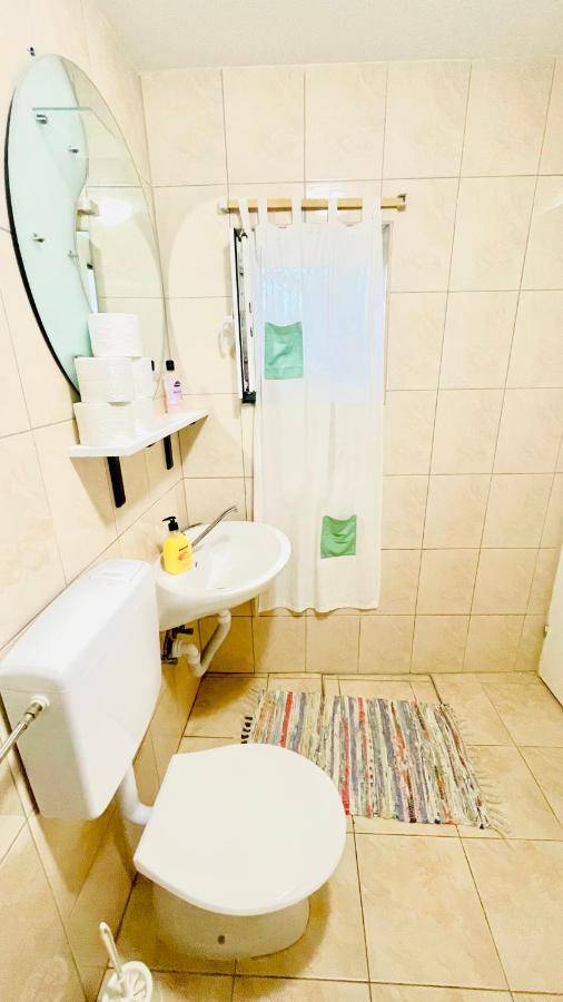 Colorful And Happy Apartment Sukosan - With Parking Luaran gambar