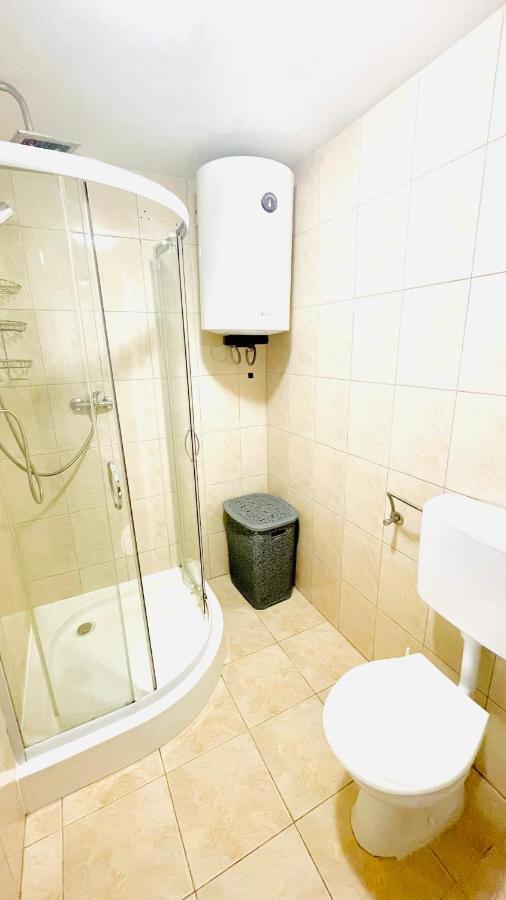 Colorful And Happy Apartment Sukosan - With Parking Luaran gambar
