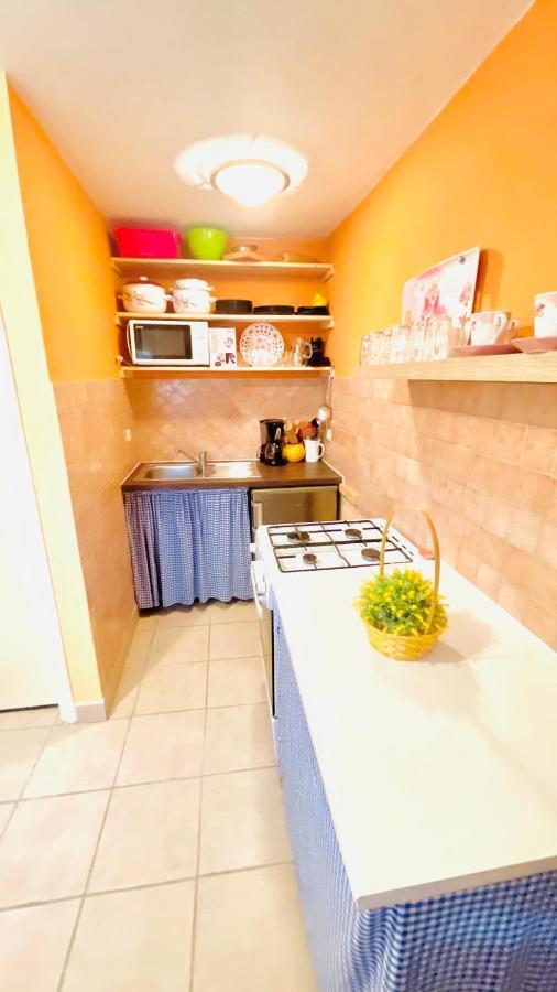 Colorful And Happy Apartment Sukosan - With Parking Luaran gambar