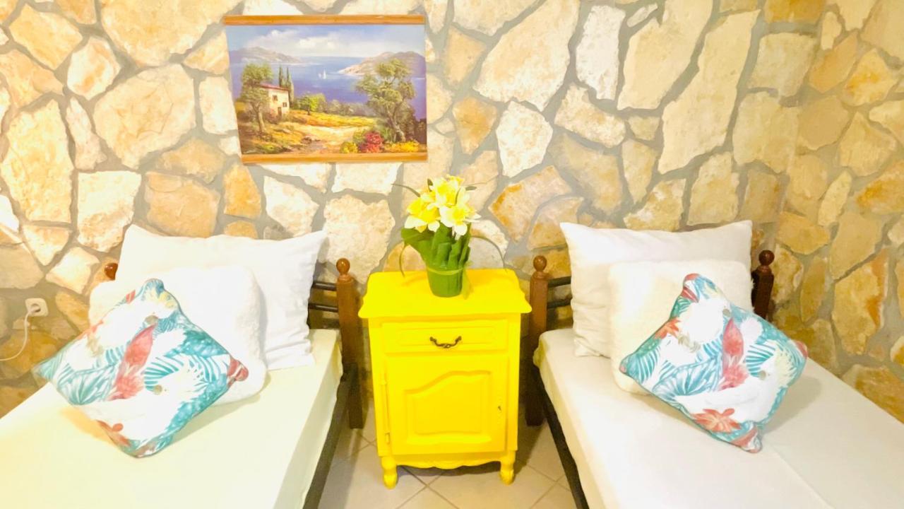 Colorful And Happy Apartment Sukosan - With Parking Luaran gambar