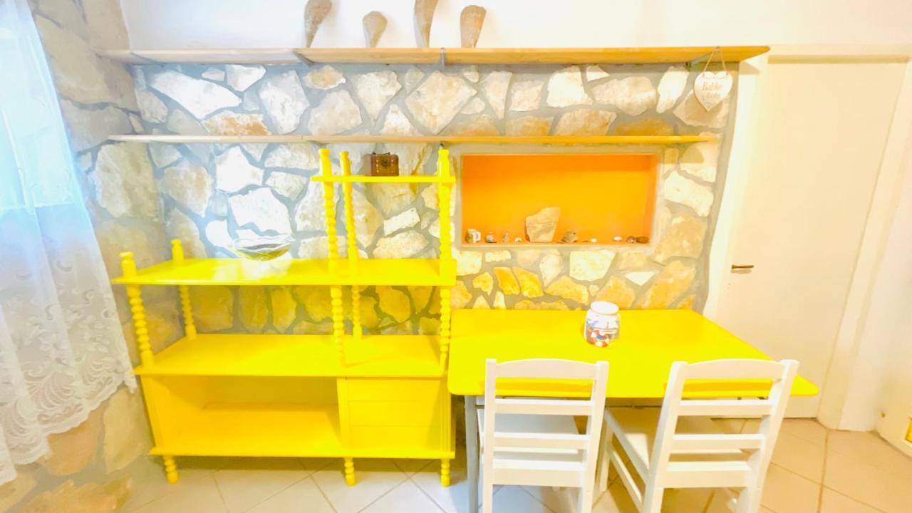 Colorful And Happy Apartment Sukosan - With Parking Luaran gambar